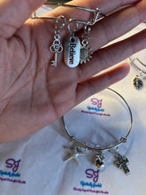 Load image into Gallery viewer, Silver Bangles (accessories)
