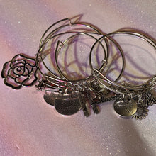 Load image into Gallery viewer, Silver Bangles Bundle (accessories)
