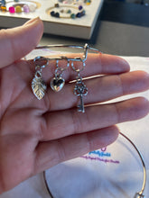 Load image into Gallery viewer, Silver Bangles (accessories)
